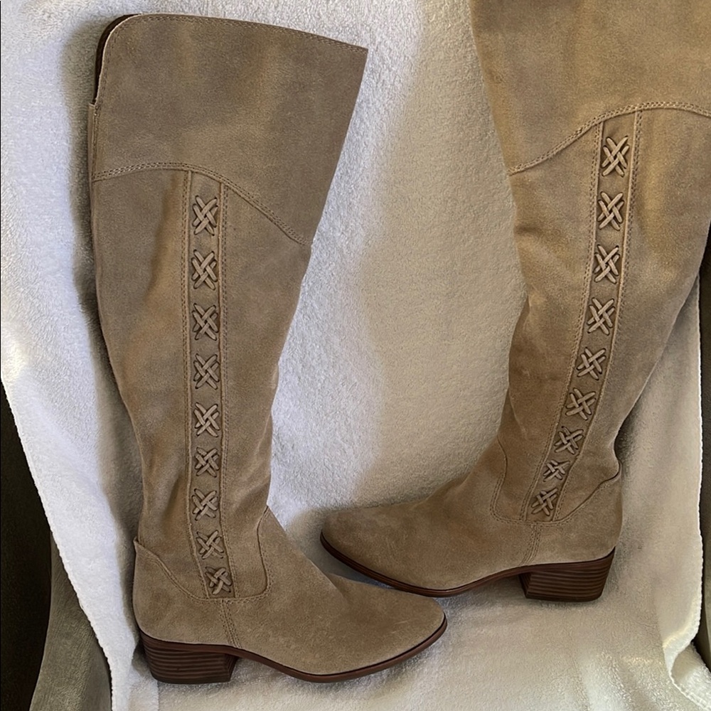 Women's Tan Knee-High Boots